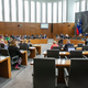 Poslanci danes prvič o interventnem zakonu "tretjega bloka"