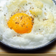 Pozabite na poširanje, odslej bomo jajca za brunch pripravljali le še tako