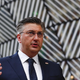 Hrvaška policija pridržala moška, ki sta na Facebooku komentirala premierja Plenkovića