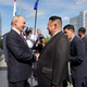 (POGLEDI) Putinov in Kimov vrh kot v risanki
