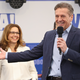 (POGLED) Miting resnice v Zbiljah: Kdo dela PR Gibanju Svoboda? In zakaj ta stranka ne zna z ljudmi?