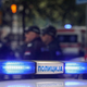 Grozljivka v soseščini: Moški ubil ženo, policijo poklical šestletni otrok