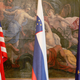 (POGLED) Amerika in naše notranje zadeve: Demokratično patetične in patetično demokratične pripombe