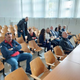Grozilna pisma: Toninovi vztrajajo pri kazenskem pregonu, Janševi pa ne