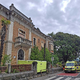 (FOTO) Na strehi hiše v Portorožu z nožem zahteval konopljo in denar ter grozil, da bo skočil