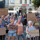 (FOTO) Protest na Trgu svobode: Avtobusi za ljudi, ne za župana!