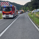 (FOTO) Na regionalni cesti trčila kombinirano in osebno vozilo