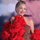 (FOTO) Prvinski nagon pri 67-ih: Sharon Stone v prosojni obleki in brez modrca spomnila, zakaj je nekoč obnorela svet