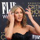 Je Jennifer Aniston zaljubljena? Uslužbenec hotela izklepetal, kaj je videl