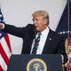 Trump objavil video "aretacije" Baracka Obame. Kaj je v ozadju?