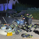 (FOTO in VIDEO) Ob vrnitvi s počitnic na Hrvaškem so iz avtomobila slišali čudne zvoke: Poklicali so gasilce