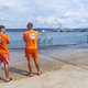Na plaži v Žusterni umrl moški: Kdo ga je zares oživljal?