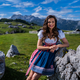 (VIDEO) Šeškana in zdrava: Natalija Verboten pokazala najljubše slovenske hribe in čez noč lansirala novo himno