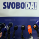 Dve novinarski organizaciji obsodili omejevanje vstopa novinarjem v štabe strank, kritični tudi do medijskega središča