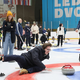 (FOTO) Curling v Mariboru: Kamni, metle in nekaj modrih kolen