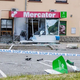 (FOTO) Napadalci tokrat niso bili nič nežni, masko bankomata odneslo kar 30 metrov stran