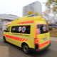 Tragedija na območju Mosta na Soči: Pri prevrnitvi viličarja umrl 30-letnik, 24-letni voznik je smrti ubežal za las