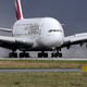Grozljiva izkušnja in pet poškodovanih visoko nad Sarajevom: Turbolence velikana A380 močno premetale manjše letalo