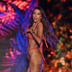 (FOTO) Zaradi nastopa v bikiniju je mesece bila na strogi dieti: Fotografije z modne brvi so zdaj sprožile plaz odzivov