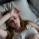 5 naravnih rešitev za nočno potenje in nespečnost v menopavzi