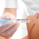 Zakaj dermatologi odsvetujejo botoks in filerje v dvajsetih letih