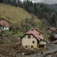 Mučno čakanje na odločitve o hišah