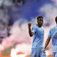 »Hvala, City!«; bakle letele na igrišče, nato tudi nazaj na tribuno