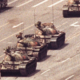 Kako je mladenič pred tankom prišel v tank