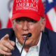 Trumpov veliki čudoviti uspeh in vojna z Muskom