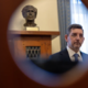 Ko politiki spregovorijo o bolezni: Informacije prej ali slej pricurljajo na dan