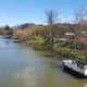 Ženska iz gumenjaka skočila v Ljubljanico, voznik čolna pijan