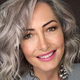 'Gray blending' je nov trend, ki slavi sive lase