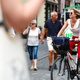 V Ljubljani navdušila ženska v rdečih hlačah, ki si jih želi vsaka