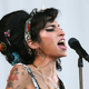 Mama pokojne Amy Winehouse posnela dokumentarec o njej, saj se boji, da ji bo zaradi multiple skleroze spomin na hčerko popolnoma zbledel