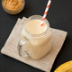 RECEPT: Bananin smoothie z arašidovim maslom