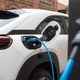 Bomo po letu 2035 res vozili le še električne avtomobile?