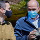 "Epidemijo v družbi, ki je pretežno liberalna, upravlja vlada, ki je avtoritarna"
