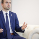 Matej Tonin: Imam nižjo urno postavko od žene
