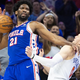 Poškodovani Embiid do norega dosežka, hude težave za LeBrona in druščino