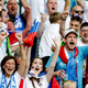 Slovenska lekcija Dancem: kdo so pravi in kdo "instagram" navijači?
