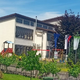 Pred učiteljico položil mačeto in 3.200 evrov