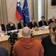 Pokojninska reforma. Mesec: To je po človeški plati neokusno.