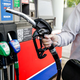 Toliko bo od jutri treba odšteti za liter bencin in dizla