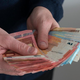 V teh podjetjih so prejeli najvišje regrese, tudi več kot 2800 evrov