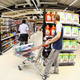 Mercator in Tuš zapirata trgovine kot po tekočem traku