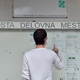 Nove zaposlitve: plača 2.100 EUR, 12 €/uro, 2.000 EUR regresa ...