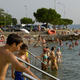 Voda kot v jacuzziju: Slovensko morje ima skoraj 30 stopinj Celzija!