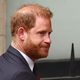 Video: Zbil šalo na račun princa Harryja, Meghan pa se je smejala