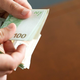 Policija opozarja: Previdno s temi bankovci
