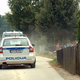 Romi v gospo metali kamenje, drugi grozili z "nočnim obiskom"